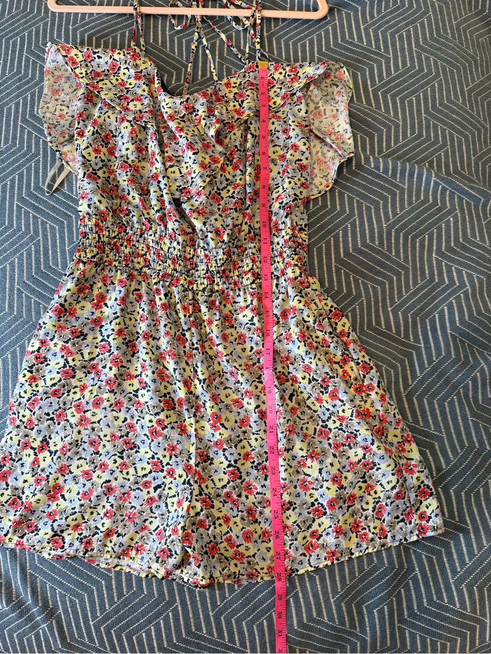 BCBGeneration Floral Ruffle Romper, size M. - Picture 6 of 13